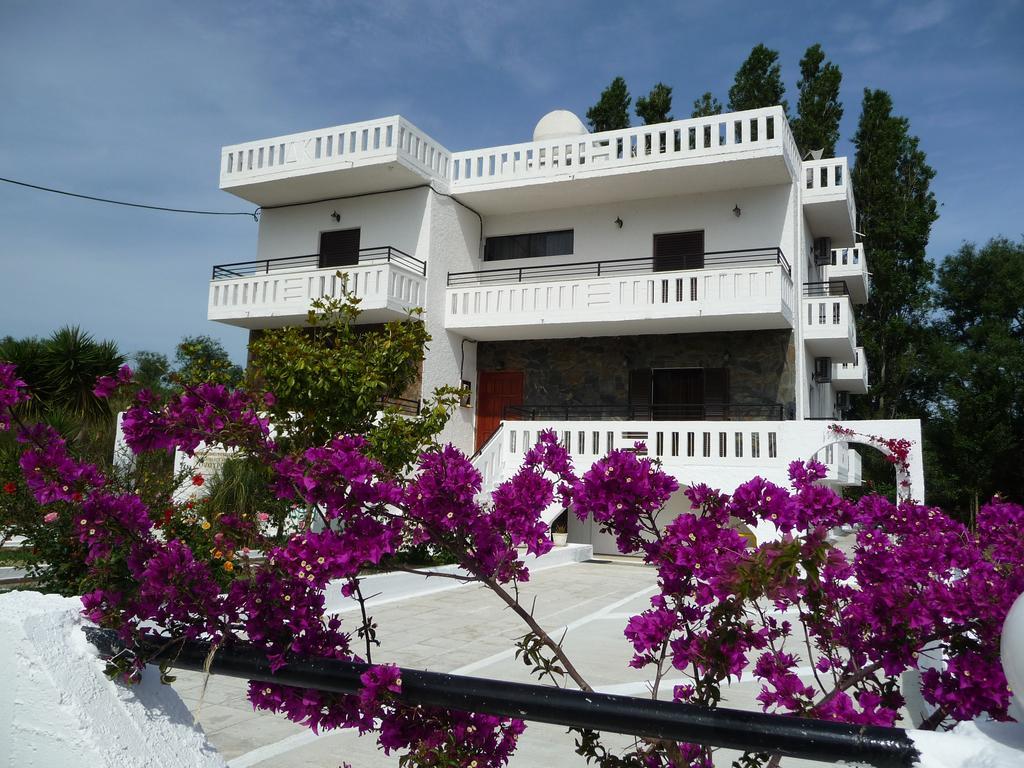 Zourpos Studios&Apartments Kalyves Exterior foto